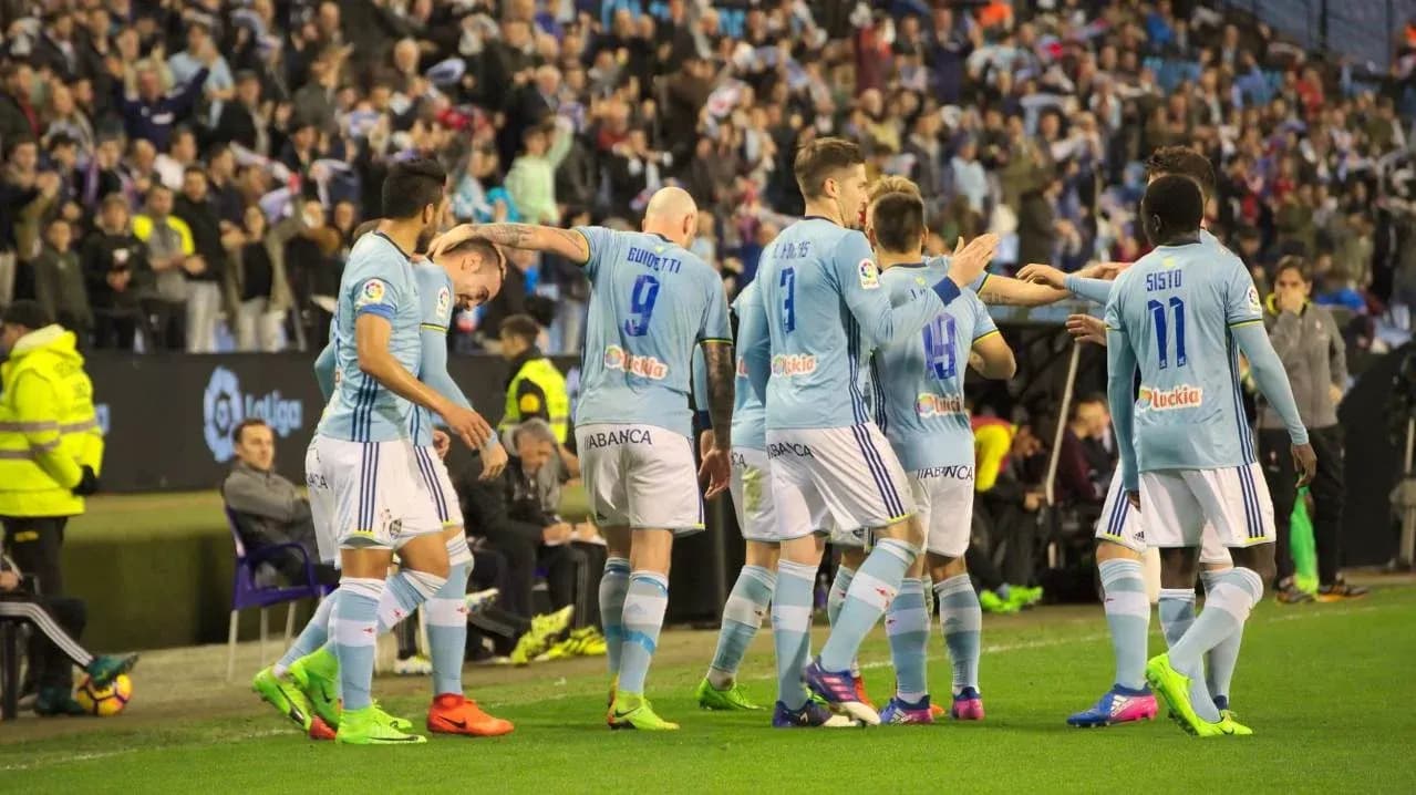 Joueurs de Celta Vigo célébrant un but
