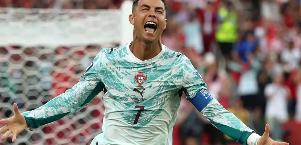 Cristiano Ronaldo célébrant un but pour le Portugal