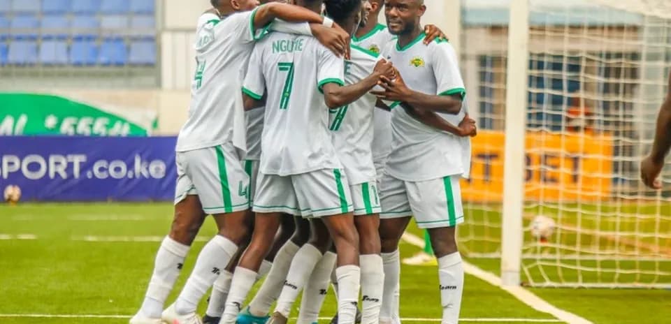 Joueurs de Kariobangi Sharks célébrant un but