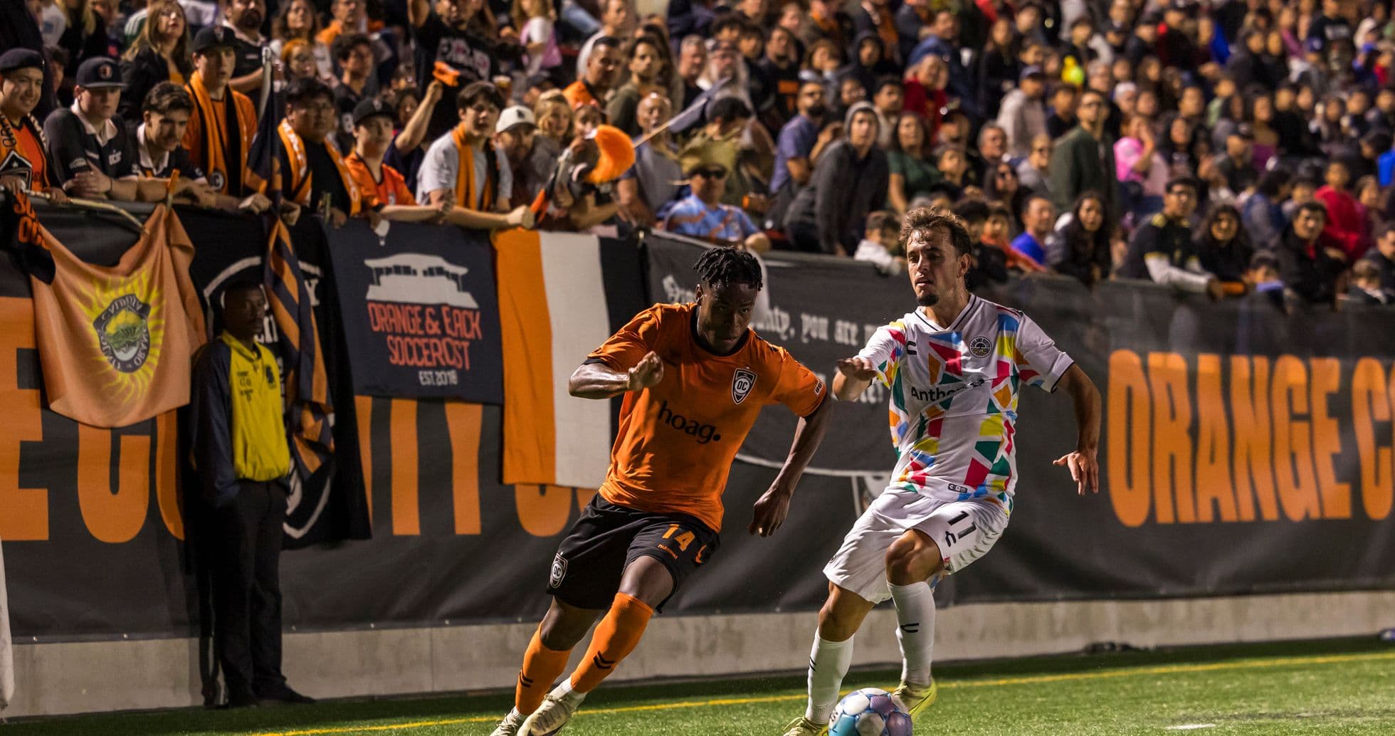 Joueurs en action lors du match de football