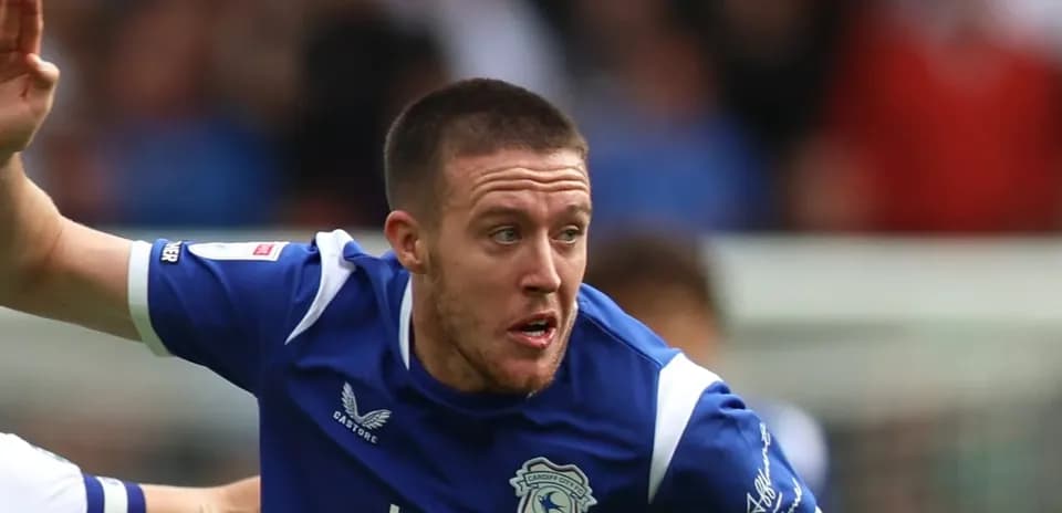 Joueur de Cardiff City en action sur le terrain