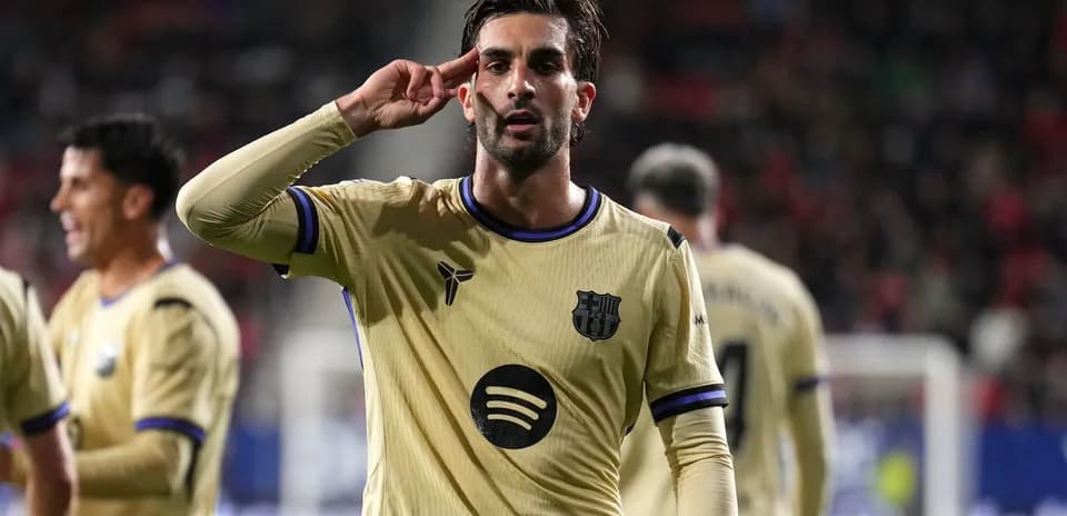 Joueur saluant après avoir marqué un but