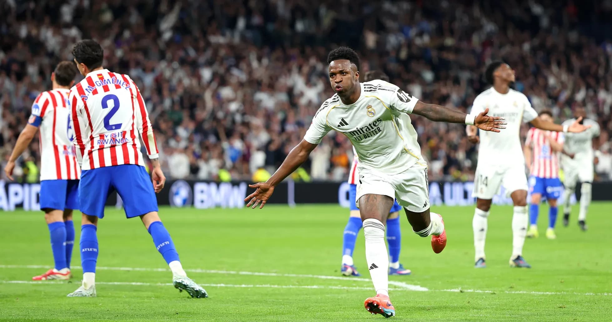 Vinícius Júnior célébrant un but contre Atlético Madrid