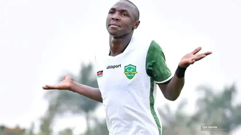 Joueur célébrant un but sur le terrain