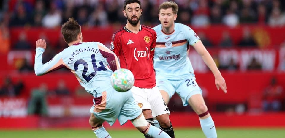 Bruno Fernandes controlling the ball during match action