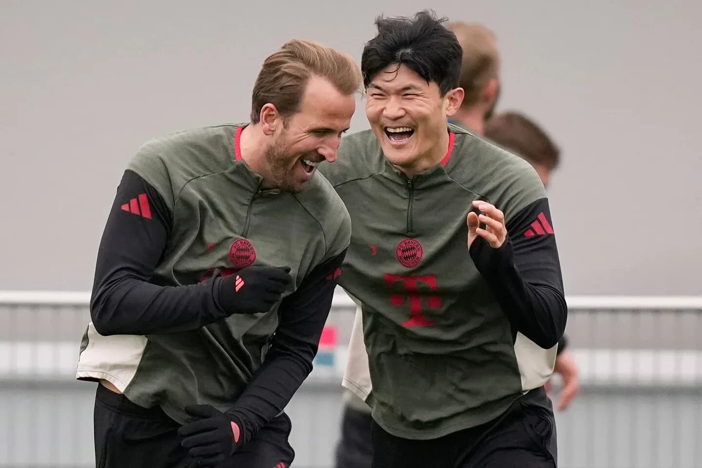 Joueurs riant pendant une séance d'entraînement