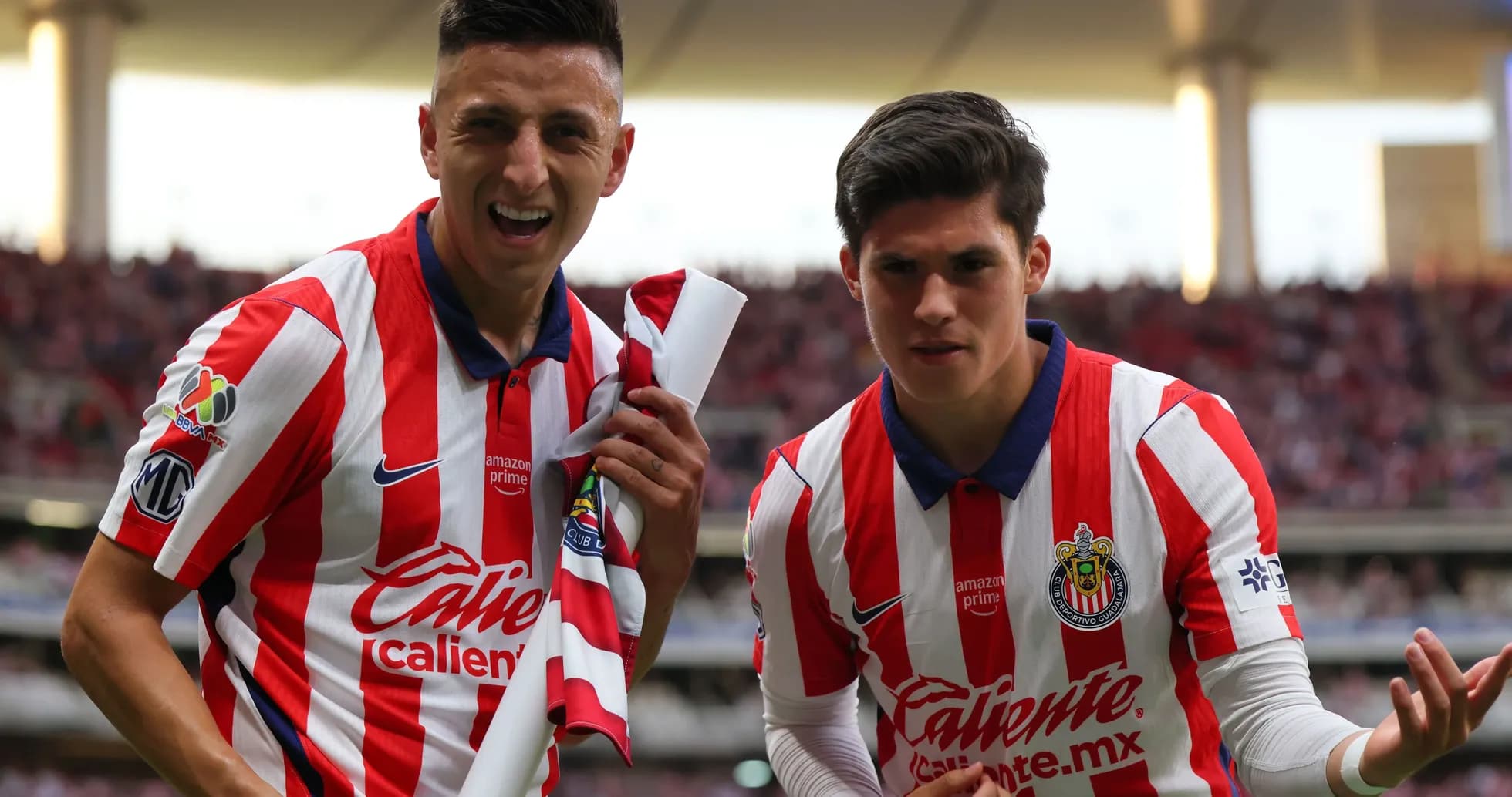 Joueurs de Guadalajara Chivas célébrant un but