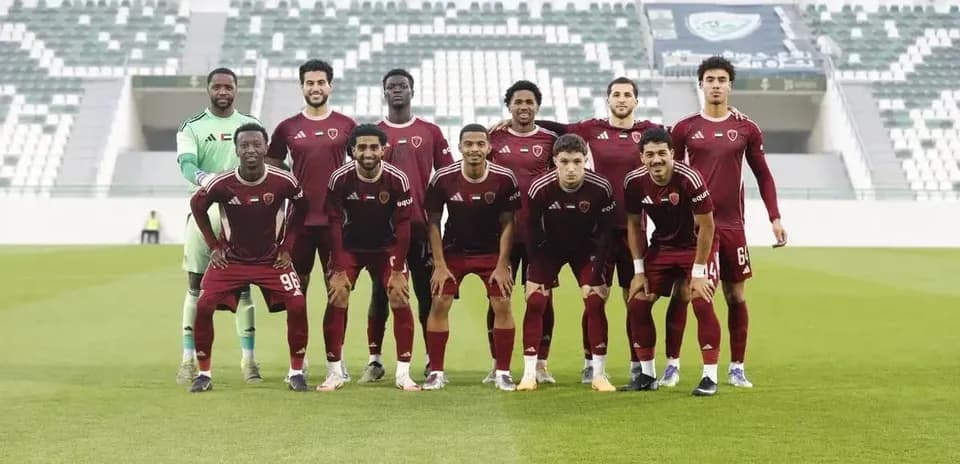 Équipe Al Wahda U23 posant avant le match