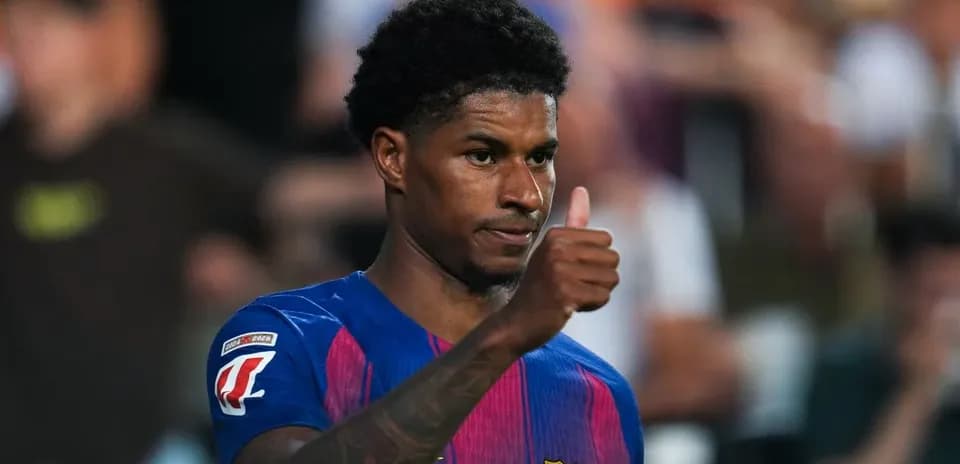 Joueur de Barcelone montrant un pouce levé