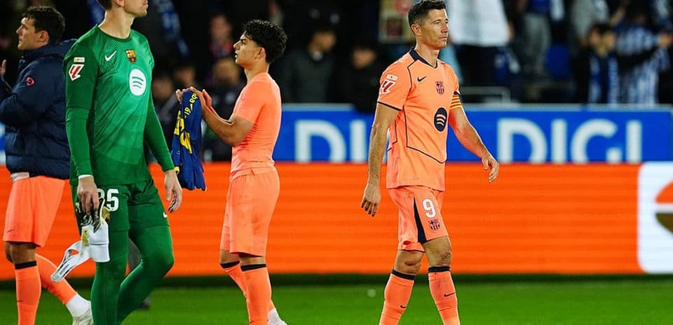 Joueurs de Barcelone quittant le terrain après le match