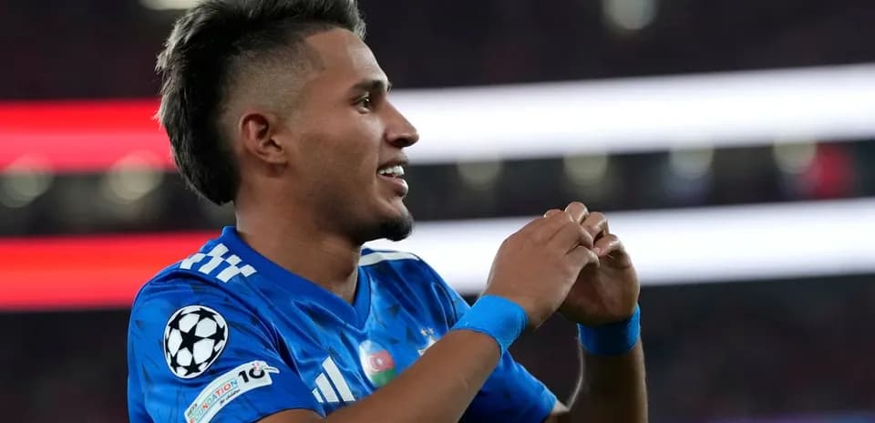 Joueur célébrant un but lors d'un match