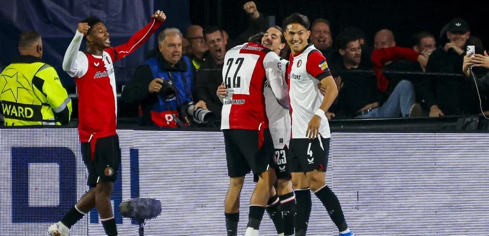 Joueurs de Feyenoord célébrant un but