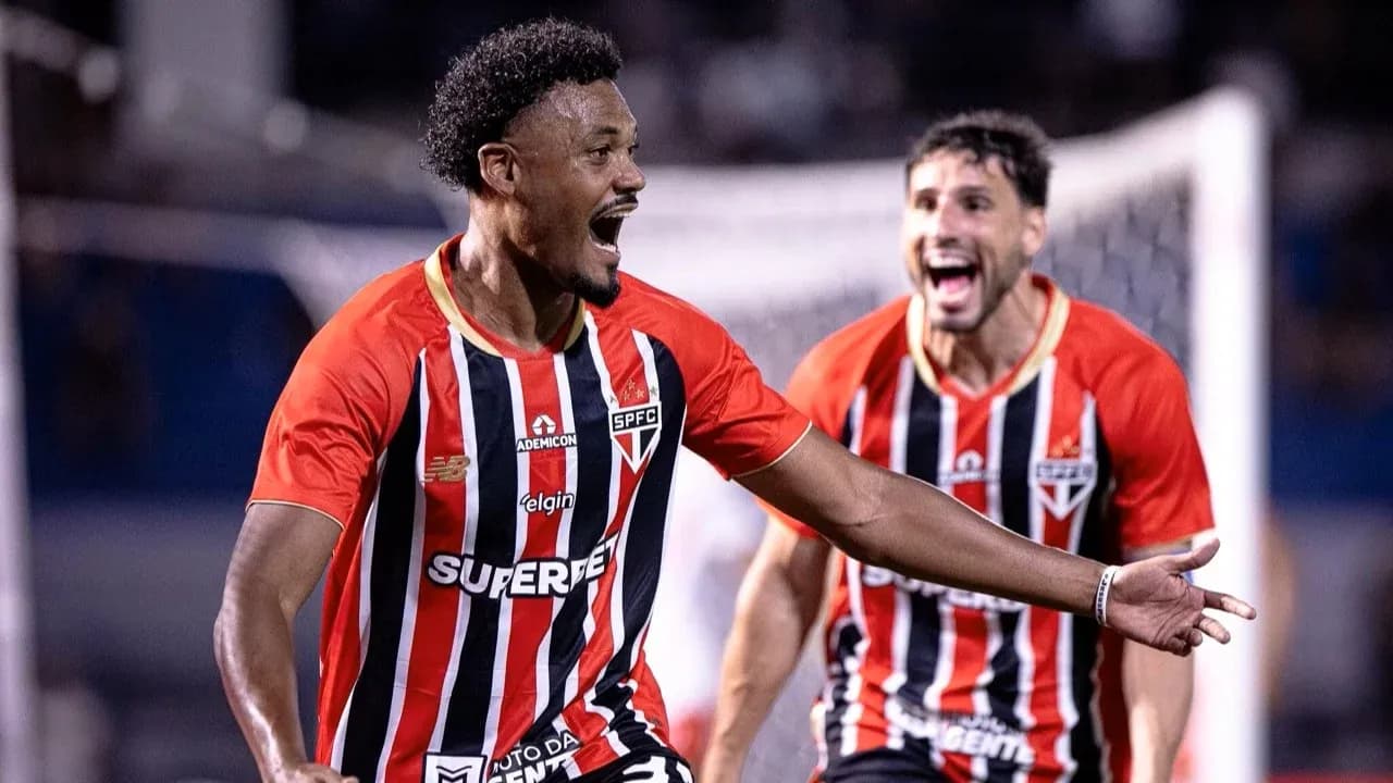 Joueurs de Sao Paulo célébrant un but