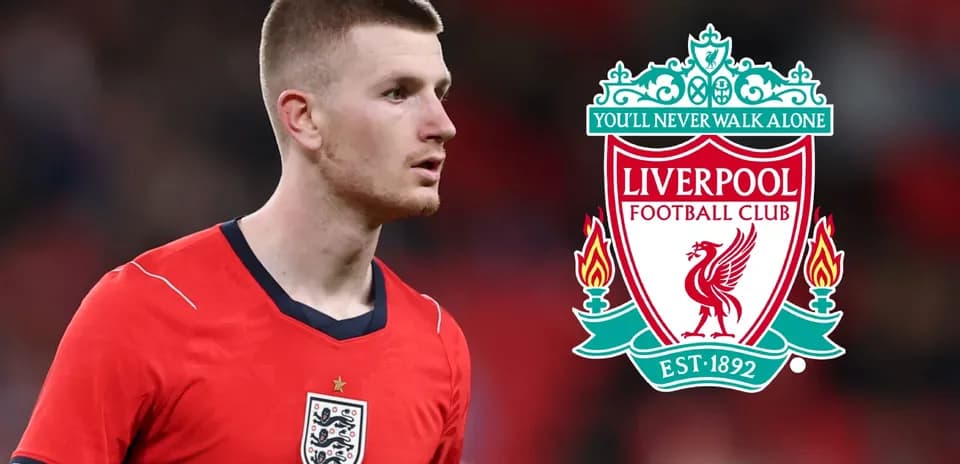 Joueur en tenue de l'Angleterre avec logo de Liverpool
