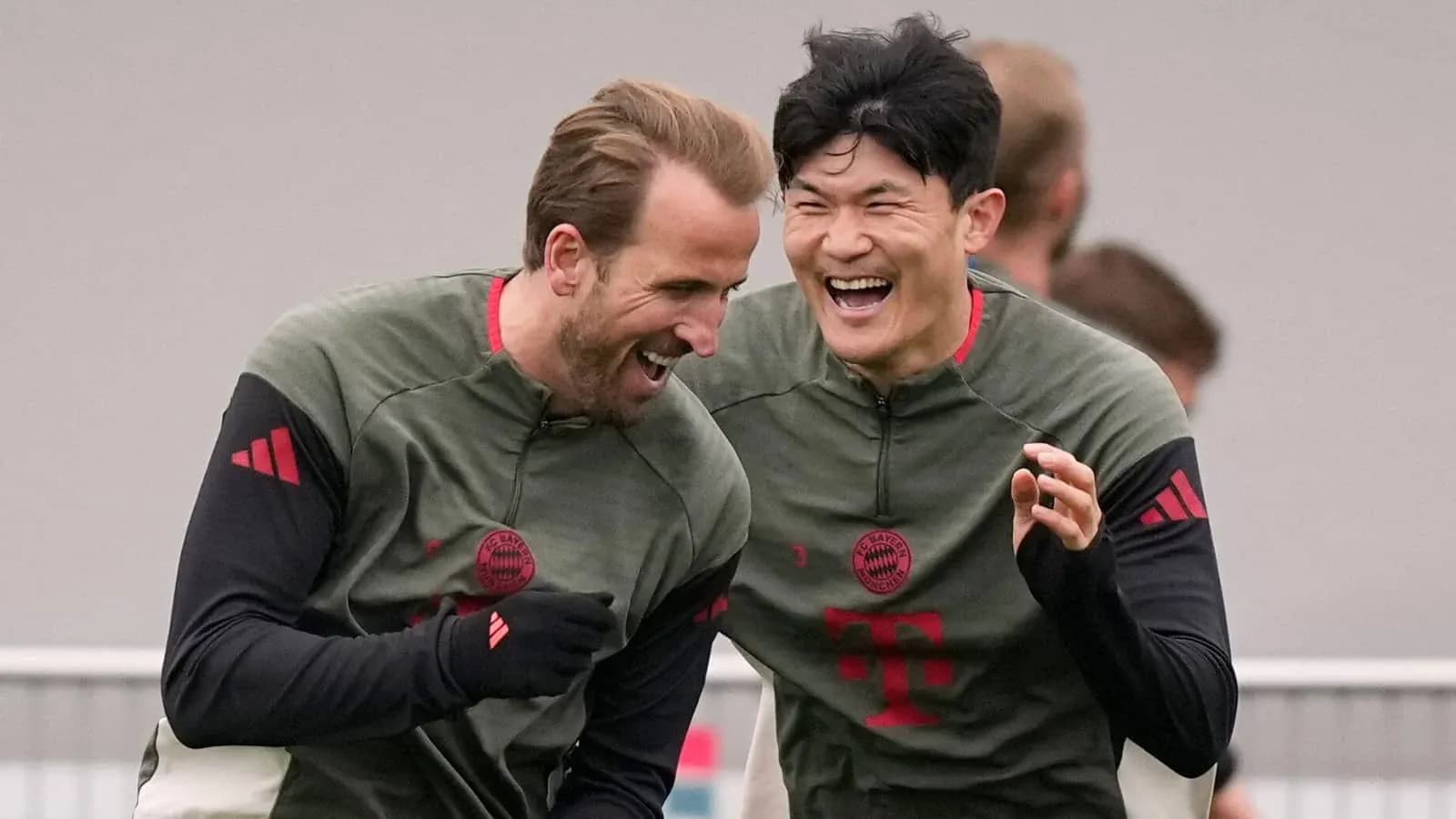 Joueurs riant pendant l'entraînement de l'équipe
