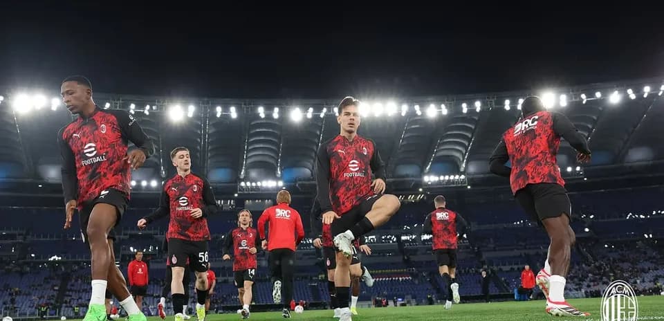 Joueurs de l'AC Milan s'échauffant avant le match