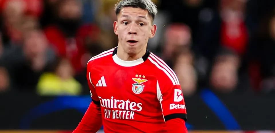 Joueur de Benfica en action sur le terrain