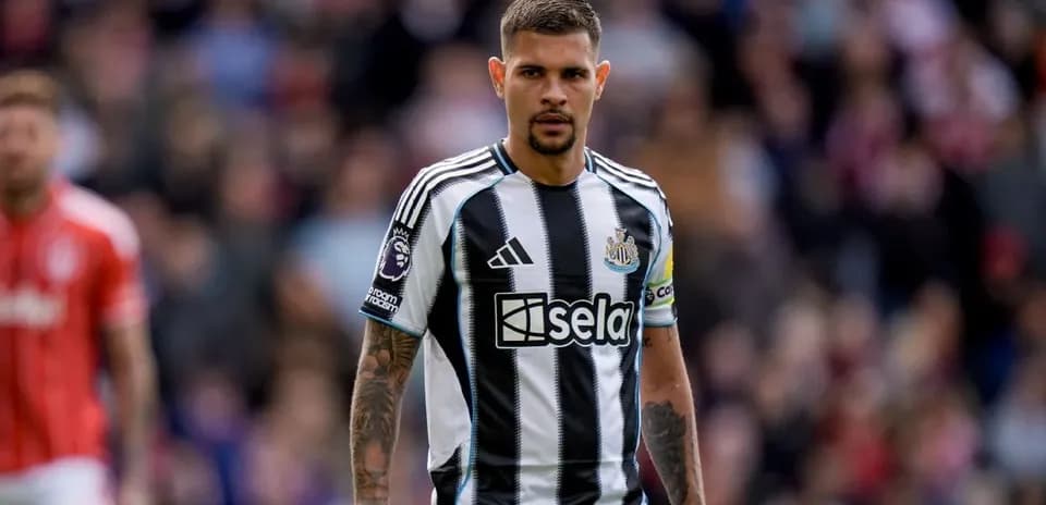 Joueur de Newcastle en action sur le terrain