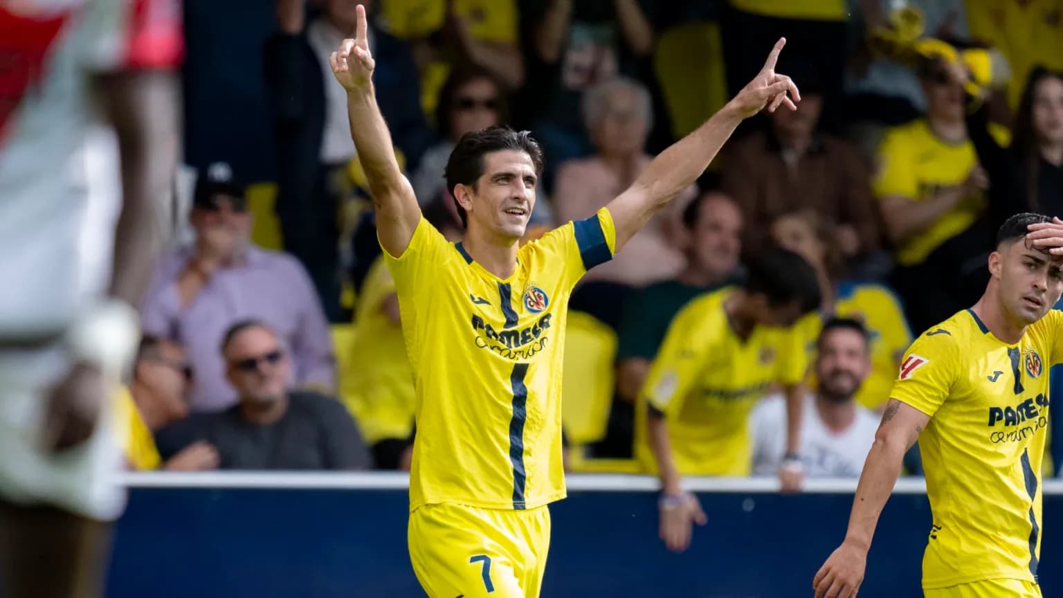 Joueur de Villarreal célébrant un but