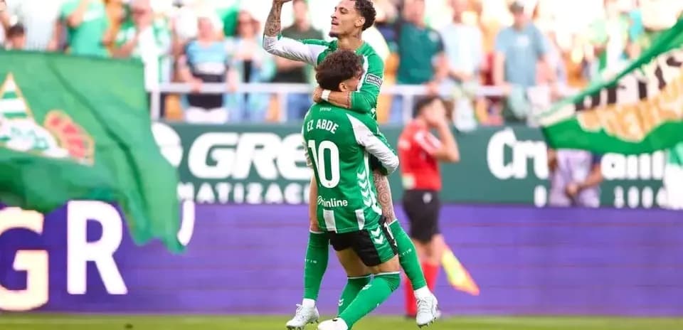 Joueurs de Real Betis célébrant un but