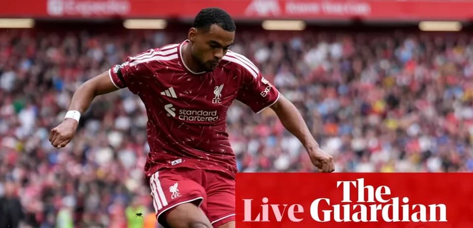 Joueur de Liverpool en action sur le terrain