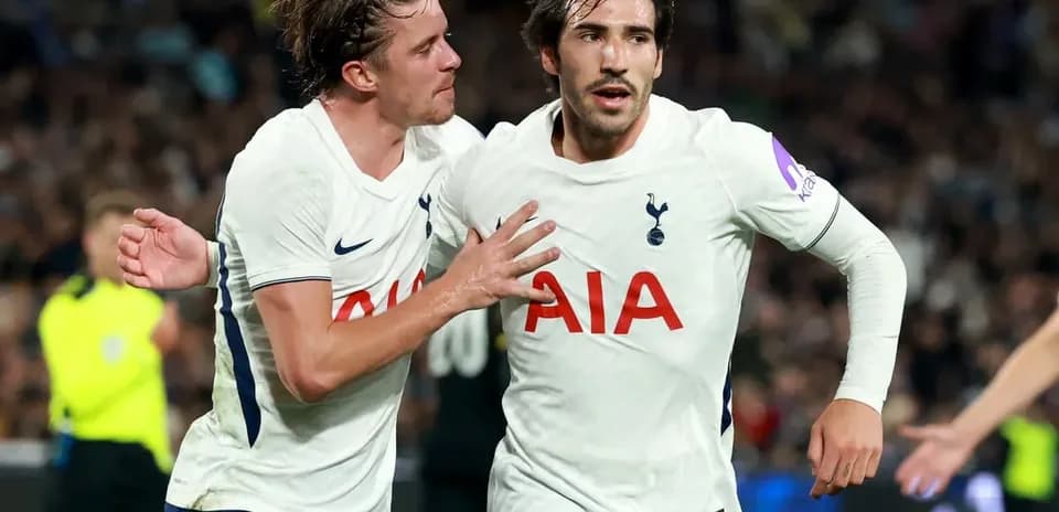 Joueurs de Tottenham célébrant un but marqué