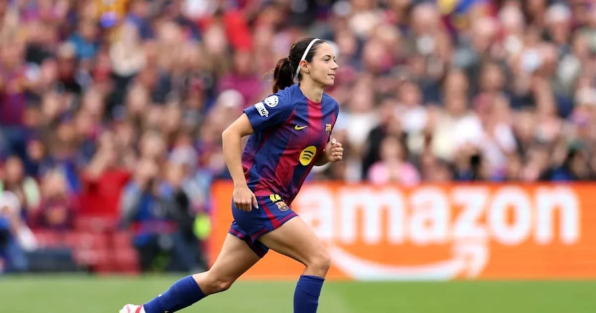Joueuse de Barcelone courant sur le terrain