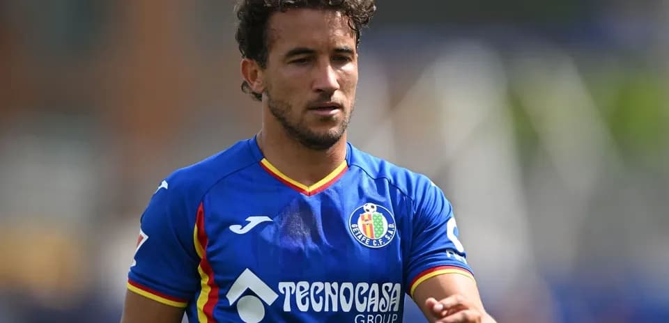 Joueur de Getafe en action sur le terrain
