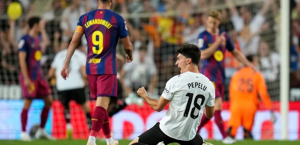 Pepelu célébrant un but contre Barcelone