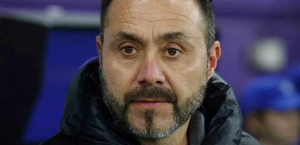 Entraîneur sur le banc pendant un match