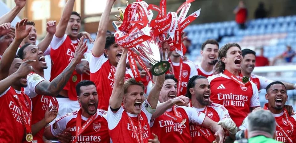 Joueurs d'Arsenal célébrant le titre de Premier League