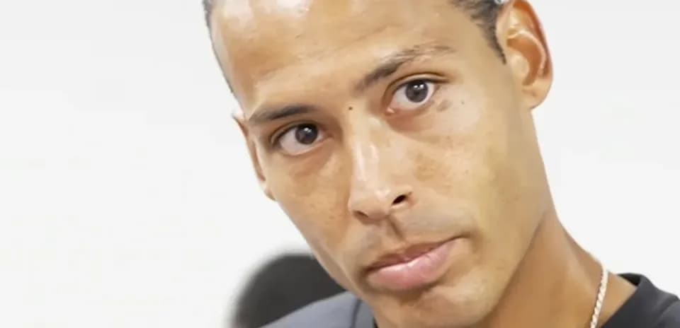 Joueur regardant vers la caméra en arrière-plan flou