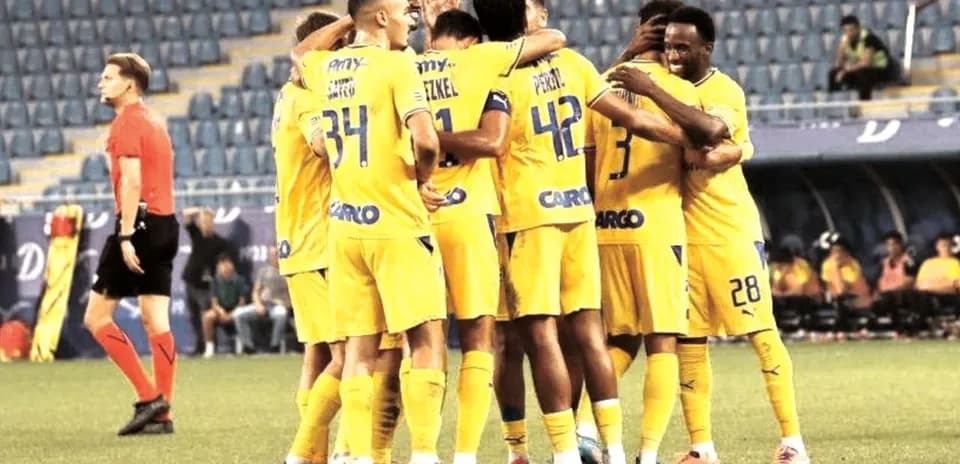 Équipe de Maccabi Tel Aviv célébrant un but