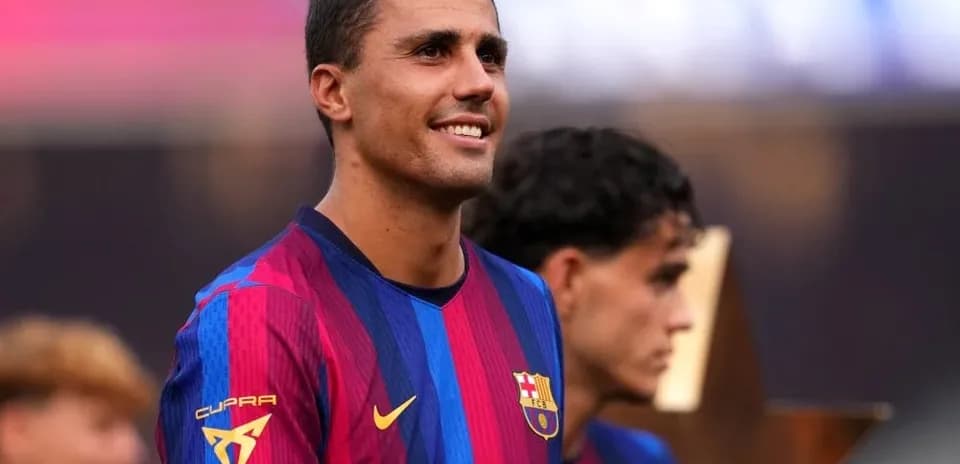 Joueur de Barcelone souriant lors d'une cérémonie