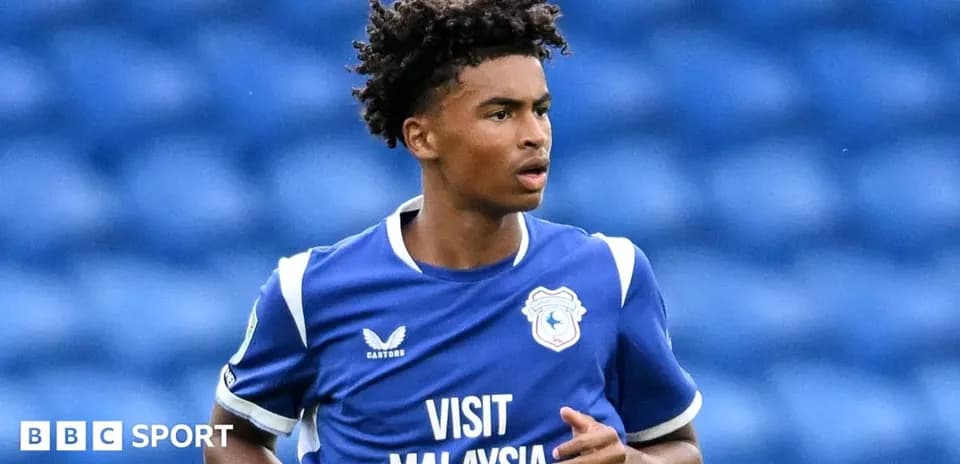 Joueur de Cardiff City en action sur le terrain