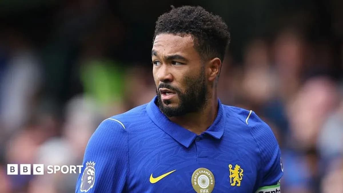Joueur de Chelsea en uniforme sur le terrain