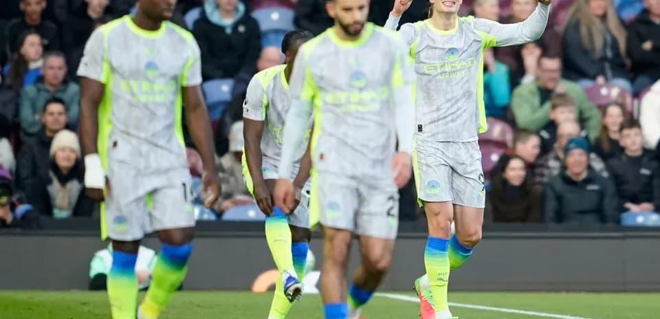 Joueurs de Manchester City célébrant un but