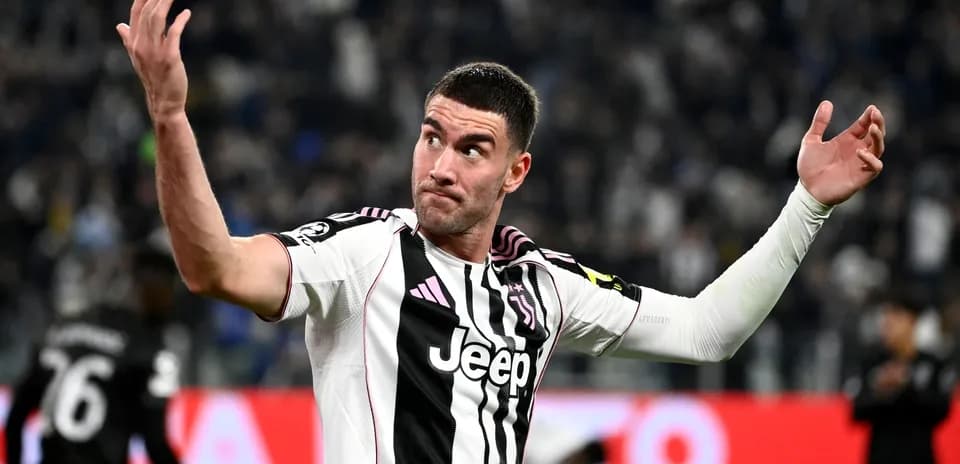 Joueur de la Juventus gesticulant sur le terrain