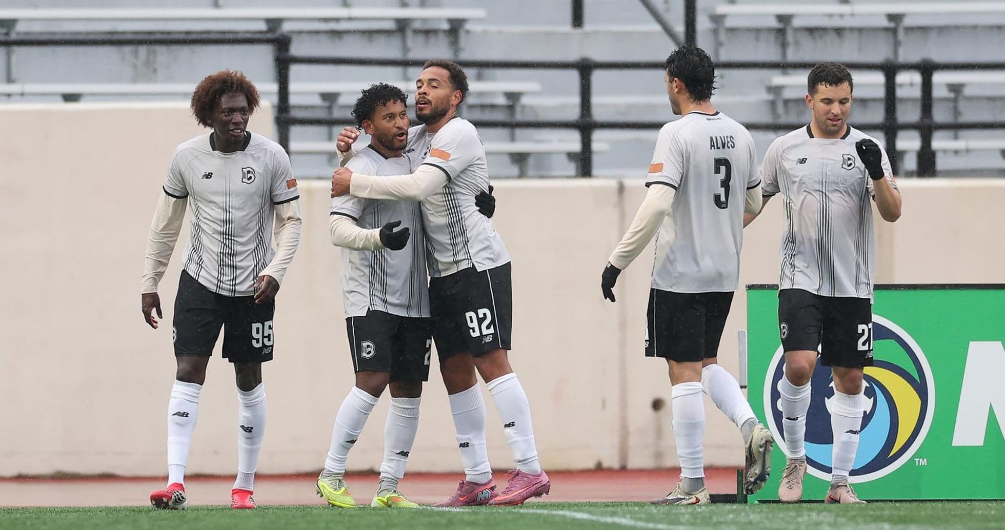 Joueurs de Brooklyn célébrant un but