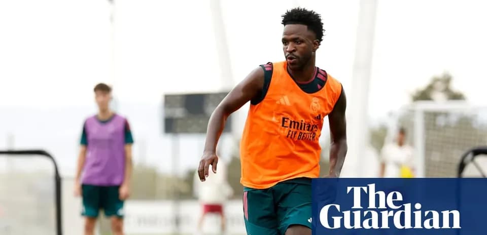 Joueur s'entraînant avec Real Madrid sur le terrain