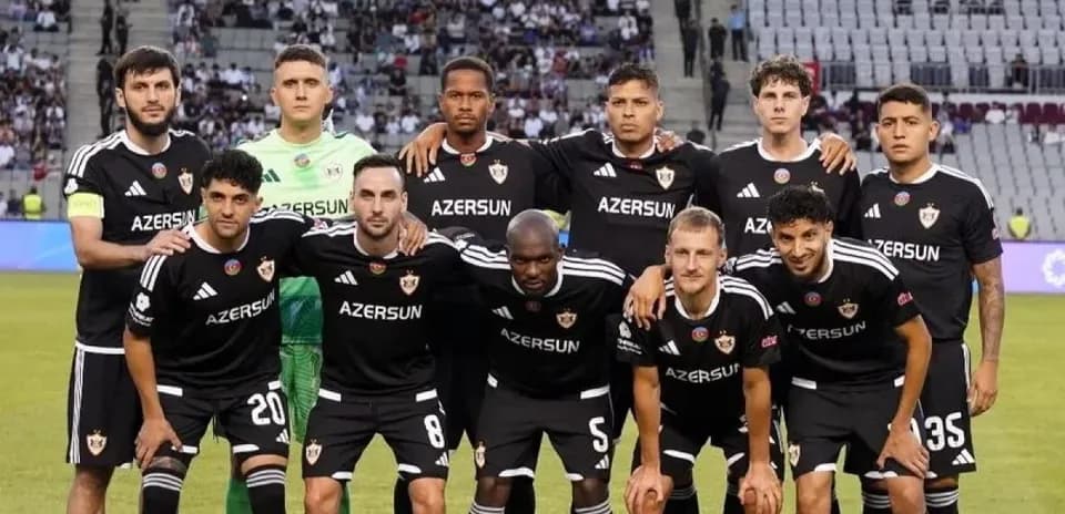 Équipe de Qarabag avant le match