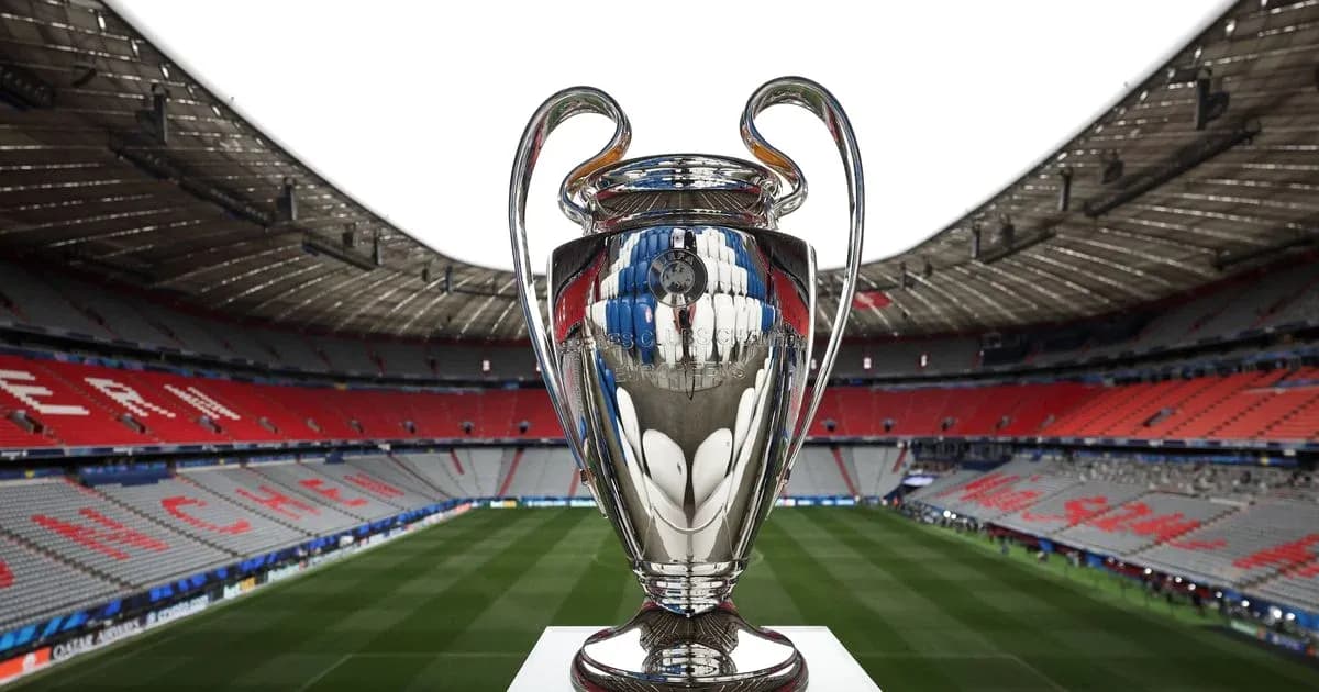 Trophée de la Ligue des champions dans le stade
