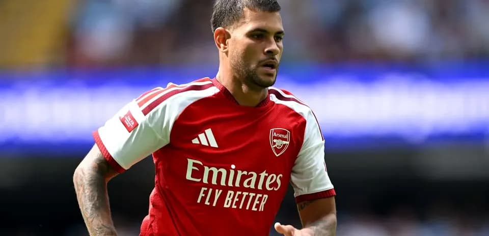 Joueur d'Arsenal en action sur le terrain
