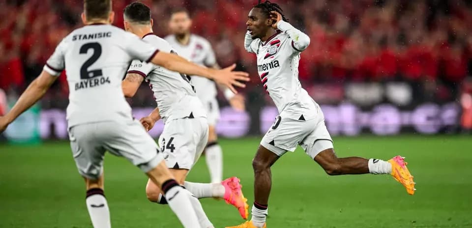 Joueurs de Beşiktaş célébrant un but