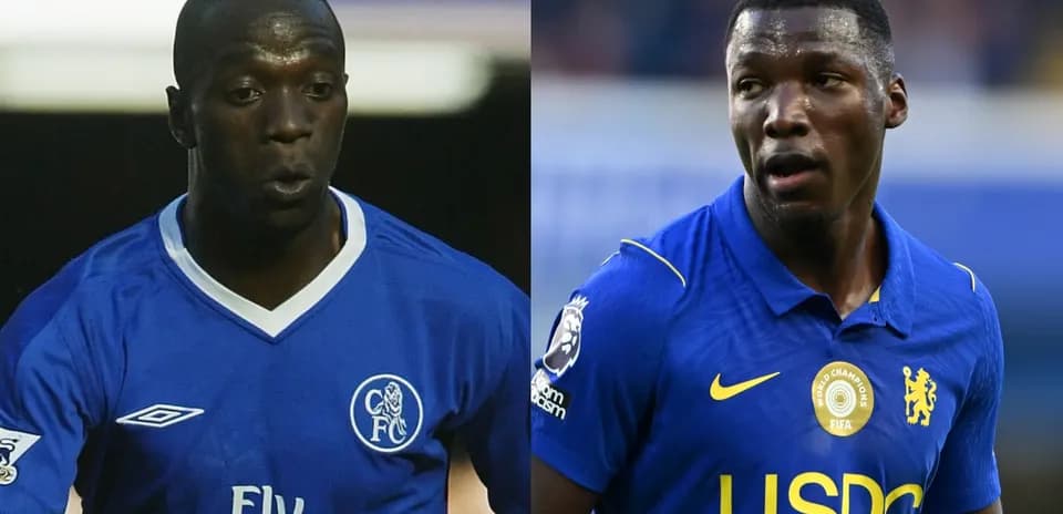 Deux joueurs de Chelsea en maillot bleu sur le terrain