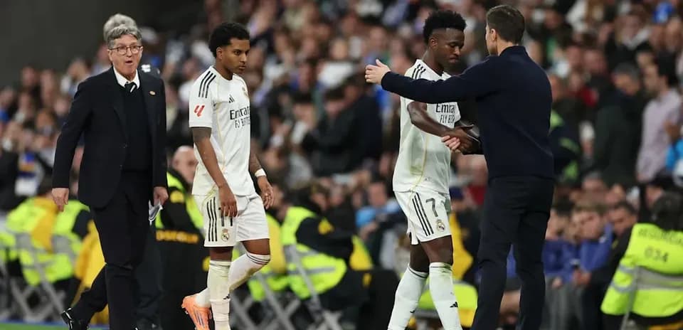 Joueurs du Real Madrid lors d'un remplacement