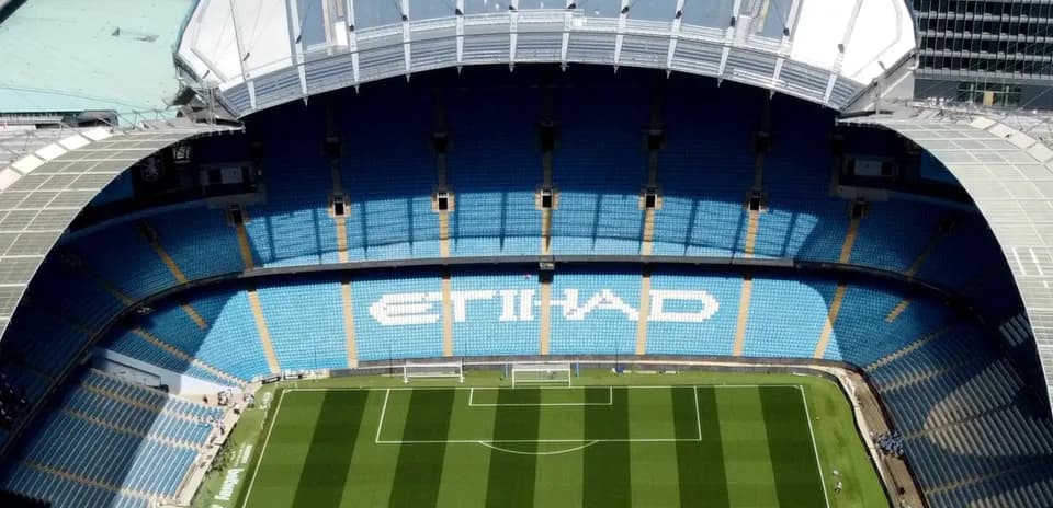 Vue aérienne de l'intérieur du stade Etihad