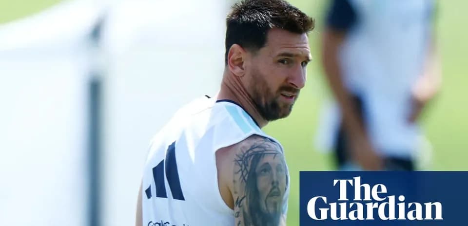 Lionel Messi during training session in Argentina kit