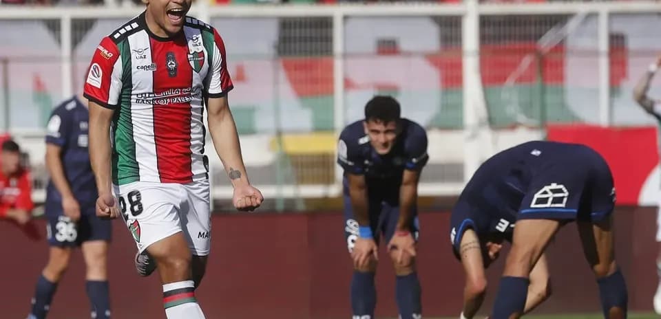Joueur de Palestino célébrant un but