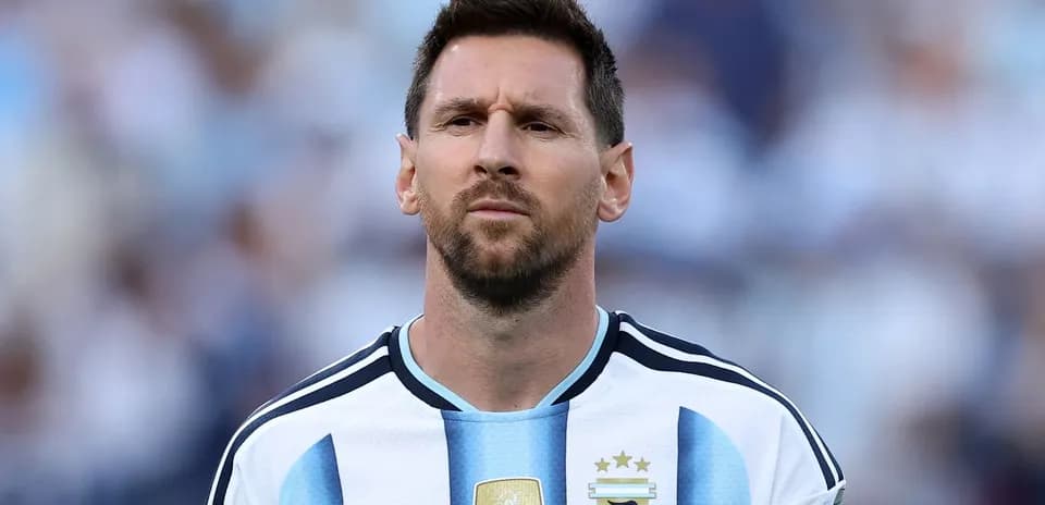 Joueur en maillot argentin sur le terrain